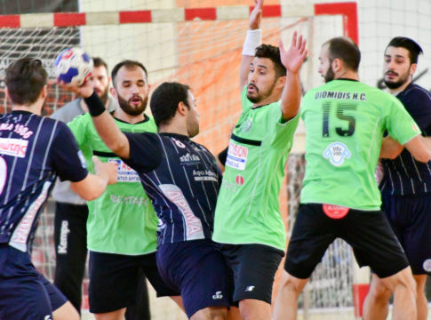 Μόνος στην κορυφή ο Διομήδης, σε «νεκρό χρόνο» νίκη για Αερωπό