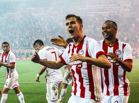 Με το βλέμμα στον… καθρέφτη