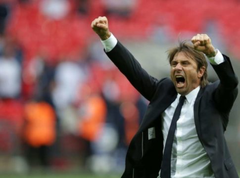 Πανηγύρισε με τους οπαδούς ο Κόντε (vid)