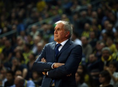 Ομπράντοβιτς: Πήρε το βραβείο του «Προπονητή της χρονιάς»