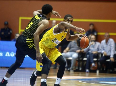 Απλά δεν ξέρει μπάσκετ…