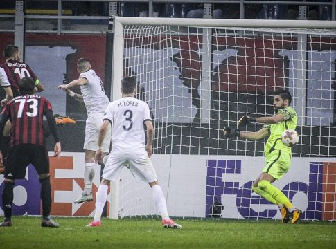 Αυτή η νύχτα μένει, Γιάννη…