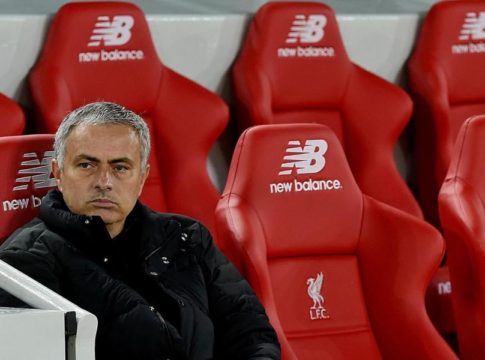 Μουρίνιο: «Δεν συζητάω για νέο συμβόλαιο»