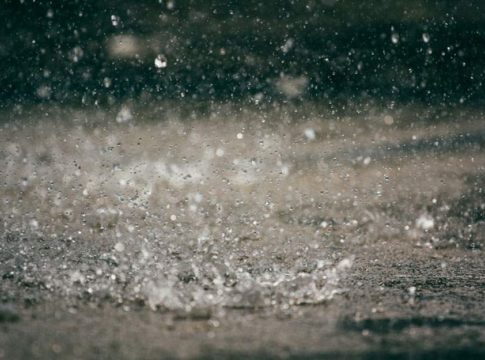 Καιρός: Νεφώσεις με βροχές και καταιγίδες