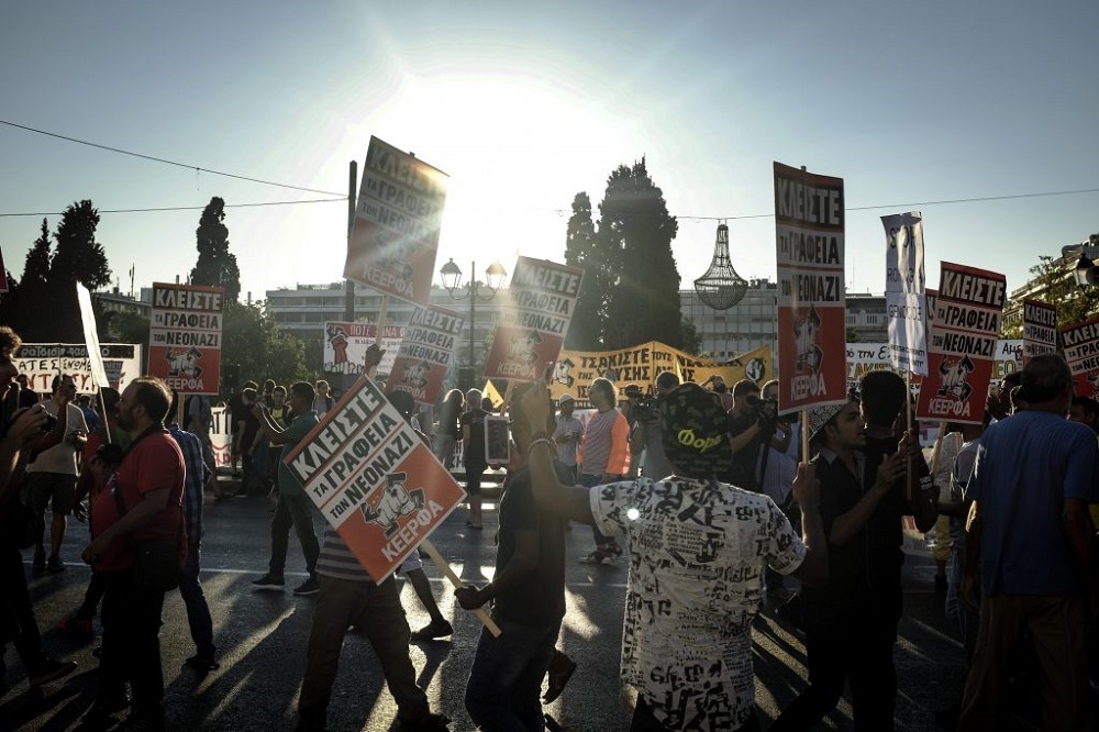 «Όχι» στα γραφεία της Χρυσής Αυγής στον Πειραιά