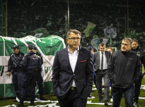 Τάκη, σε πήρε ο ύπνος κι έγειρες