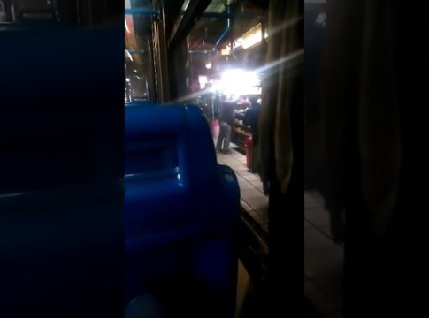 Μυθικός οδηγός λεωφορείου στην Θεσσαλονίκη σταμάτησε για τσιγάρα (vid)