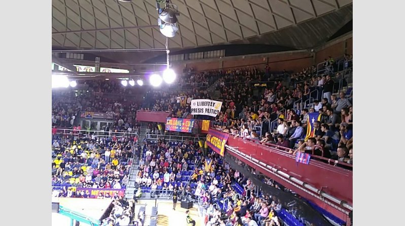 To «Libertat» των φίλων της Μπαρτσελόνα και η σιωπηλή διαμαρτυρία (vids, pic)