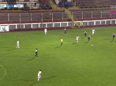 Ραπίντ-Βένους 26-1 σε επίσημο παιχνίδι (vid)
