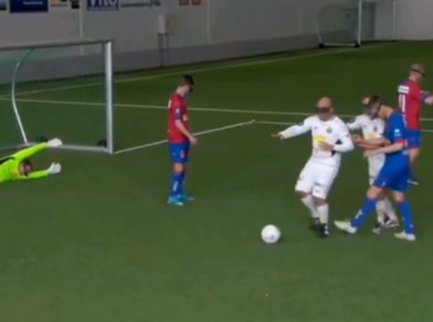 Νορβηγία : Έπαιξαν μπάλα με γυαλιά VR (vid)