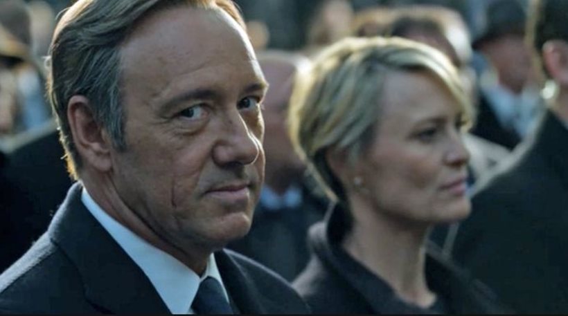 House of Cards: Μάχη με το χρόνο για να ξαναβγεί στον αέρα η σειρά χωρίς τον Σπέισι