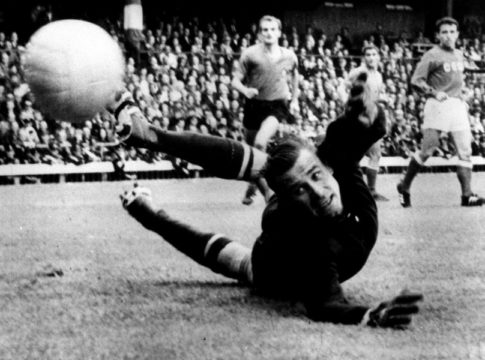 Με τον Λεβ Γιασίν η επίσημη αφίσα του Μουντιάλ 2018 (pics)