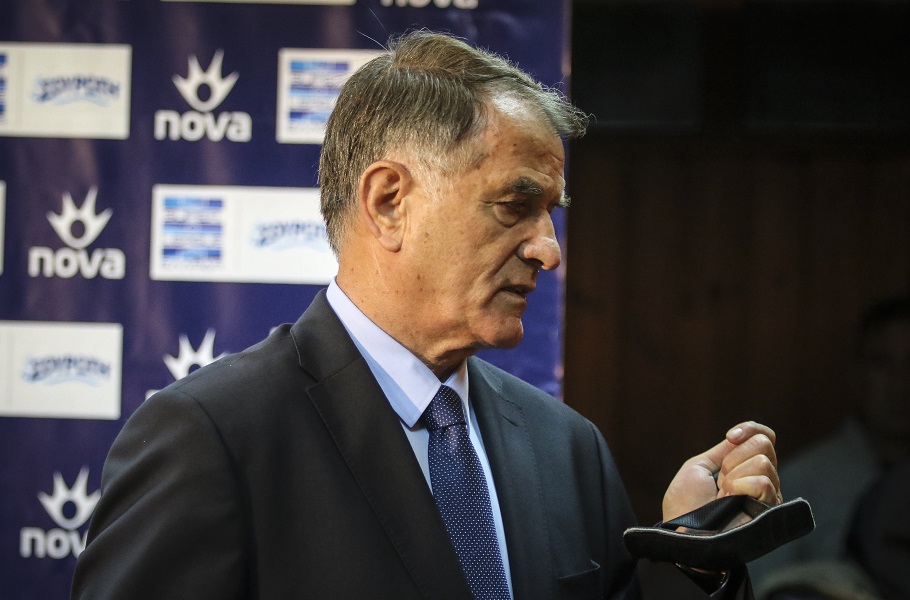 Μπάγεβιτς : «Θα δυναμώσουμε την ομάδα για το πρωτάθλημα»