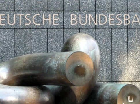 Bundesbank προς επενδυτές: Μην αγνοείτε τους κινδύνους στην οικονομία της Γερμανίας
