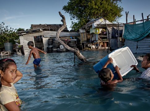 COP23: «Μόνο όταν θα έχουμε εκατομμύρια πρόφυγες λόγω της κλιματικής αλλαγής, θα σας απασχολήσει το θέμα!»