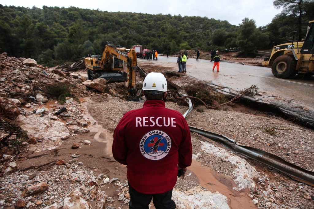  Εντοπίστηκε η σορός ενός άνδρα στην Μάνδρα – Μετά την ταυτοποίηση θα εξακριβωθεί αν πρόκειται  για αγνοούμενο