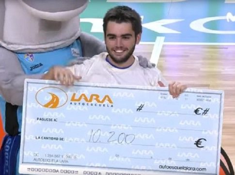 Ισπανία: Το έβαλε από το κέντρο και πλούτισε! (vid)