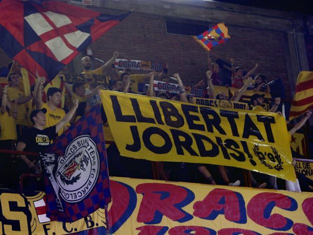 Μπαρτσελόνα – Ολυμπιακός: Σιωπηρή διαμαρτυρία για τις φυλακίσεις