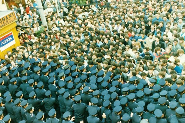 Το φάντασμα της Ιστορίας : Η εξέγερση του «παχέος εντέρου»