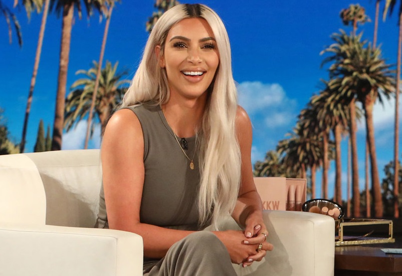 Κim Kardashian : Αποκαλύπτει ποια από τις αδερφές της είναι η πιο στιλάτη