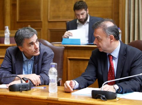 Πινγκ-πονγκ υπουργείου Οικονομικών και ΓΠΚΒ για την τριμηνιαία έκθεση Ιουλίου- Σεπτεμβρίου