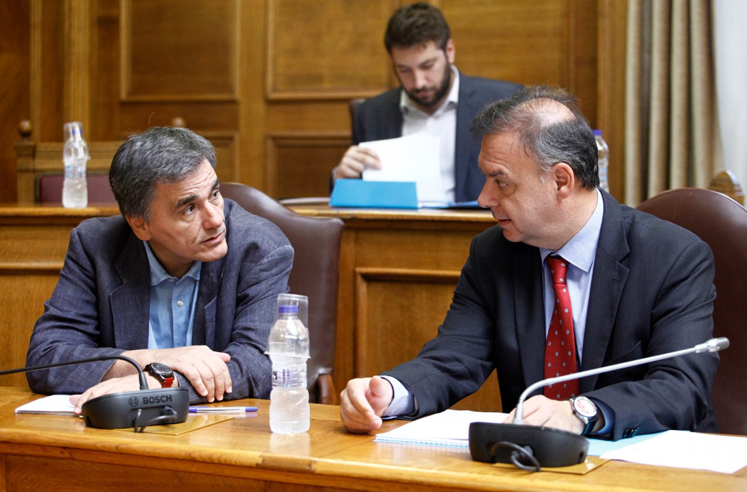 Πινγκ-πονγκ υπουργείου Οικονομικών και ΓΠΚΒ για την τριμηνιαία έκθεση Ιουλίου- Σεπτεμβρίου