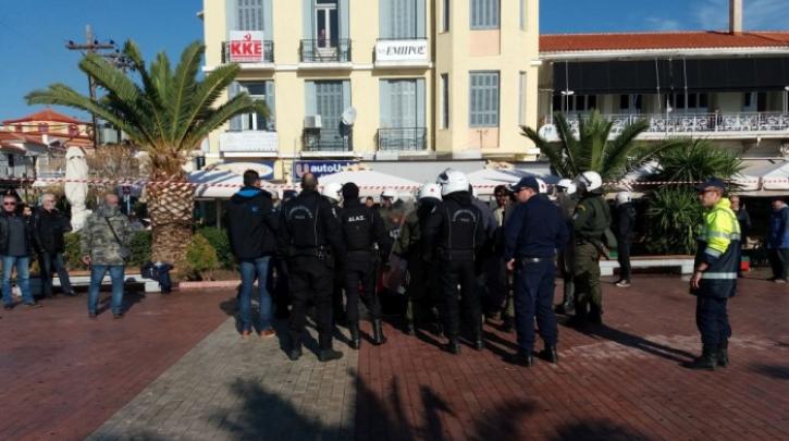 Ακροδεξιοί προπηλάκισαν δημοσιογράφο στη Μυτιλήνη