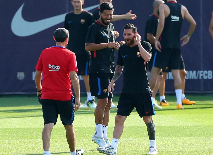 Μέσι : Ανανέωσε και χειροκροτήθηκε από τους συμπαίκτες του