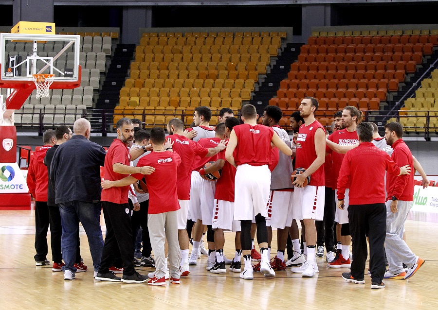 ΑΠΟΚΛΕΙΣΤΙΚΟ VIDEO: Σύνθημα νίκης από τους παίκτες του Ολυμπιακού, ενόψει Παναθηναϊκού