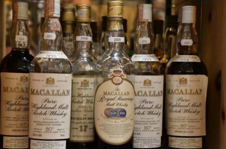 Πλήρωσε 8.500 ευρώ για ένα ποτήρι ουίσκι και ήταν «μαϊμού» (pics)