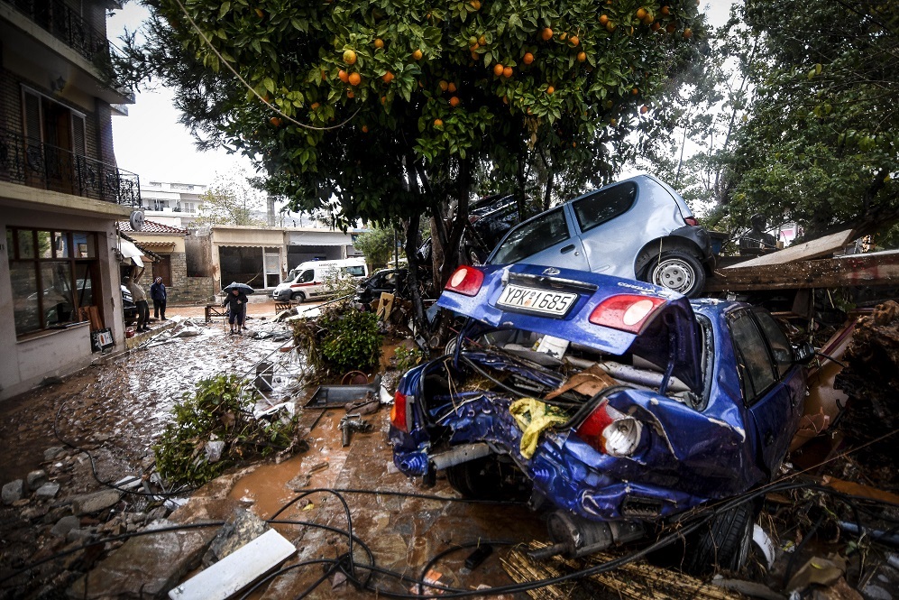 16 νεκροί, πλήθος ένοχοι, καμιά ανάληψη ευθύνης…