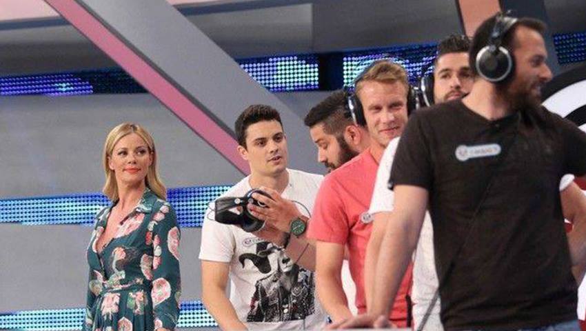 Ρουκ Ζουκ : Kόλλησε τελείως με τη λέξη ξυπόλυτος