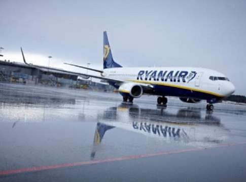 Ryanair : Προσφορά του Σαββατοκύριακου στο πλαίσιο του Black Friday
