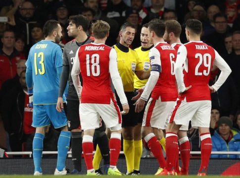 Ένα αστέρι (της διαιτησίας) πέφτει, πέφτει…