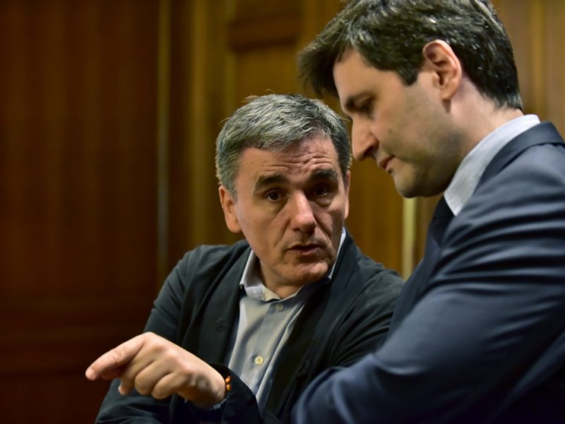 YΠΟΙΚ: Aγώνας  δρόμου για να κλείσουν τα προαπαιτούμενα