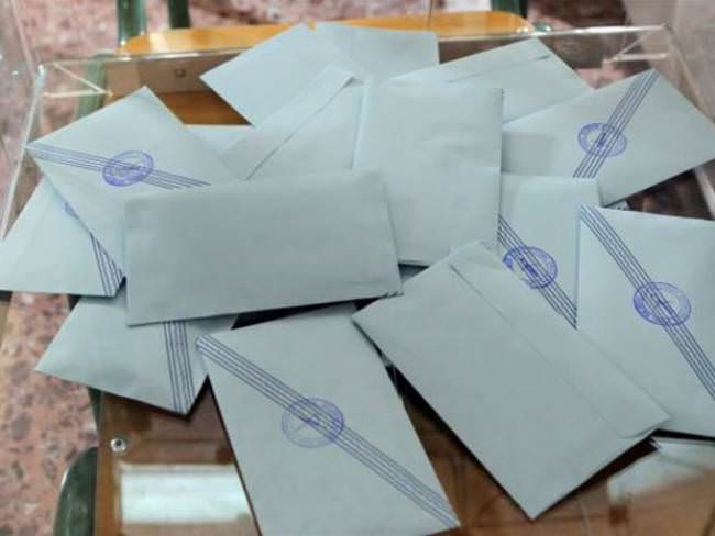 Κεντροαριστερά πρώτα αποτελέσματα :  Φώφη  50,48 % – Ανδρουλάκης 25,83%