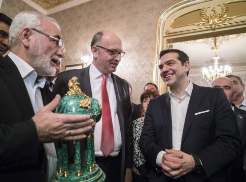 Σύμβαση πώλησης του ΟΛΘ: οι υπογραφές θα πέσουν – τα ερωτήματα θα παραμείνουν