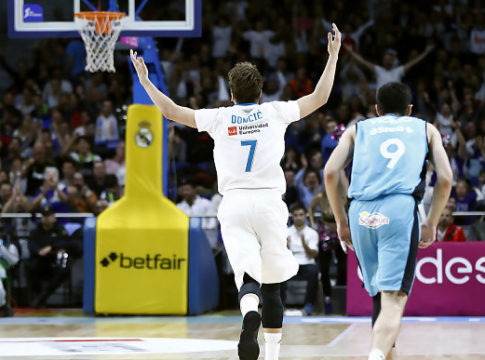 ACB : Ξέσπασε η Μπάρτσελόνα, σώθηκε με Ντόντσιτς η Ρεάλ!