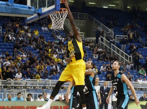 LIVE : Εστουντιάντες – ΑΕΚ (4η Περίοδος)