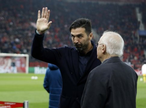 Μπουφόν : «Ευχαριστώ τους Ελληνες για την τιμή»