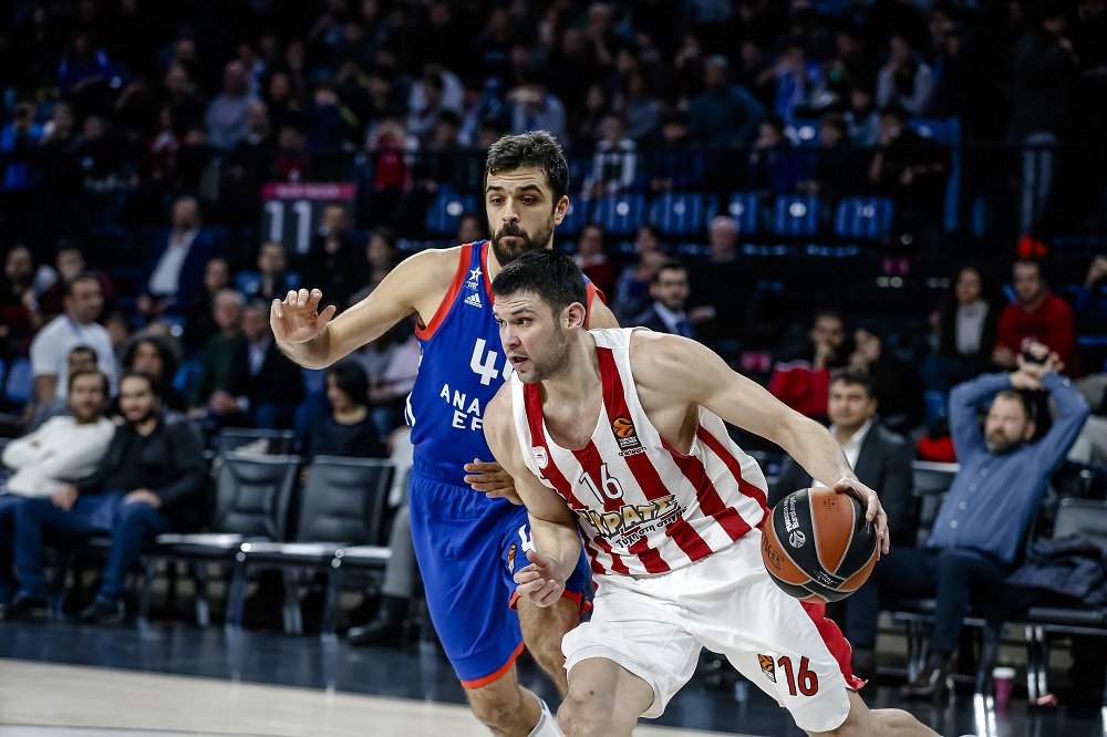 LIVE : Αναντολού Εφές – Ολυμπιακός 58-61 (Τελικό)