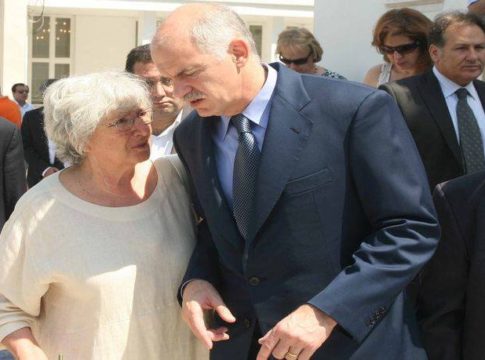 Έφυγε από τη ζωή η στενή συνεργάτης του Ανδρέα Παπανδρέου Αγγέλα Κοκόλα