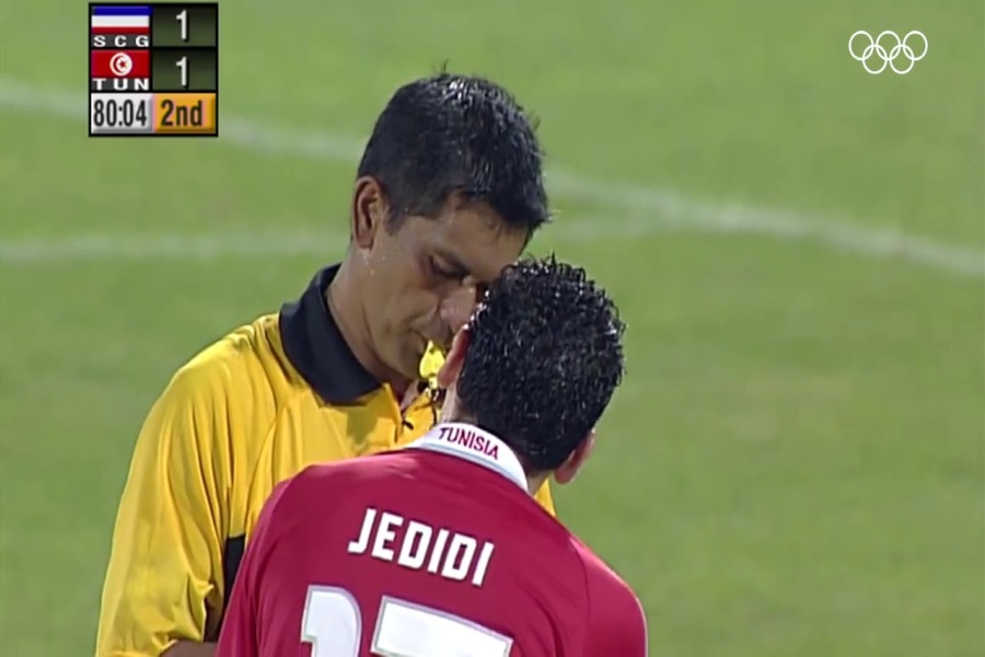 Εκτέλεσε έξι φορές το πέναλτι (vid)