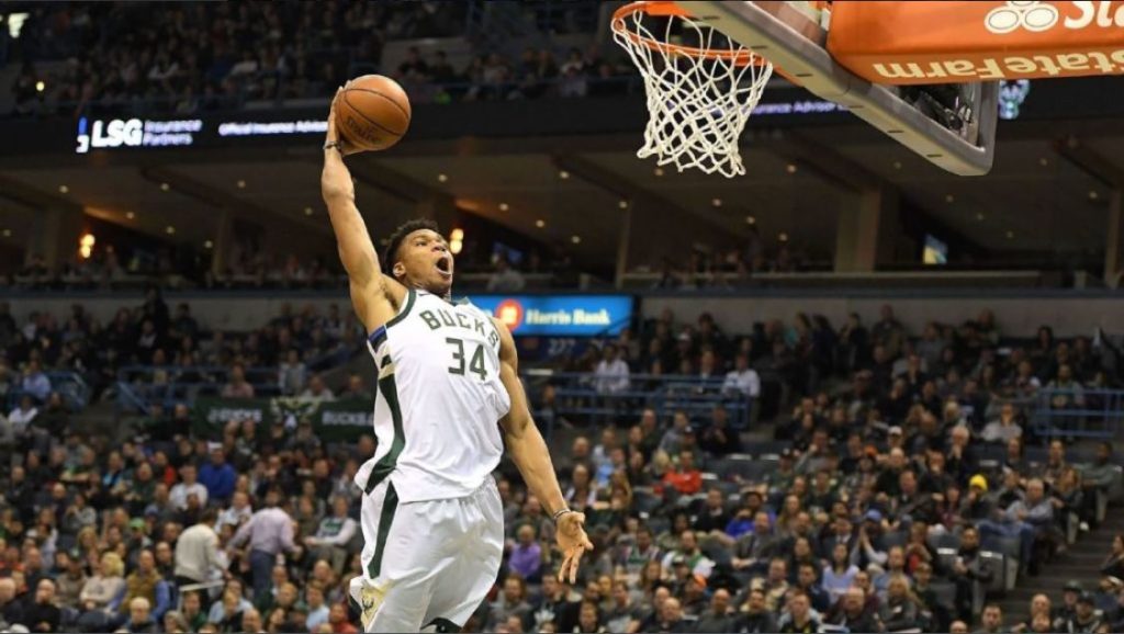 NBA : Οκτώ από τα εκατό καλύτερα καρφώματα ανήκουν στον Αντετοκούνμπο