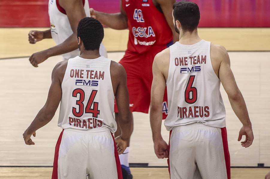 Euroleague : Ο Παπαπέτρου έκανε poster τον Κουρμπάνοφ (vid)