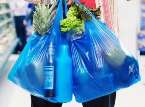 Επι πληρωμή από αύριο οι δωρεάν πλαστικές σακούλες