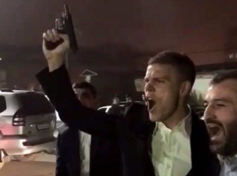 Αλεκσάντρ Κοκόριν: Ευχήθηκε σε γάμο πυροβολώντας (vid)