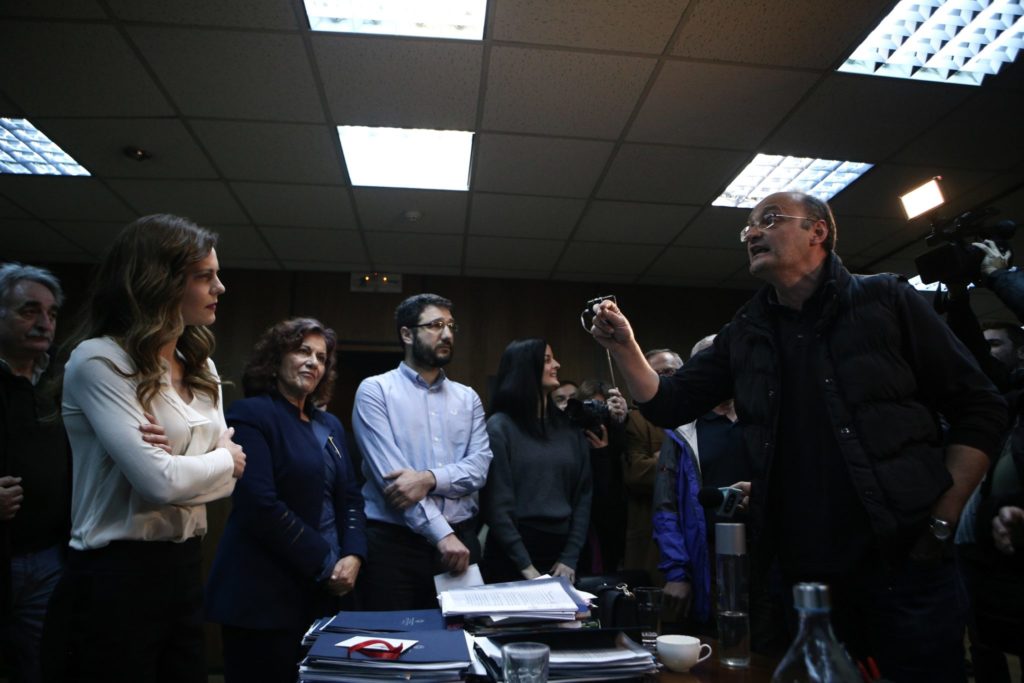 Η κυνική και ένοχη σιωπή της Έφης Αχτσιόγλου