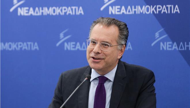 Kουμουτσάκος: O Kαμμένος θέλει να επιβιώσει πολιτικά εξαπατώντας τους πολίτες