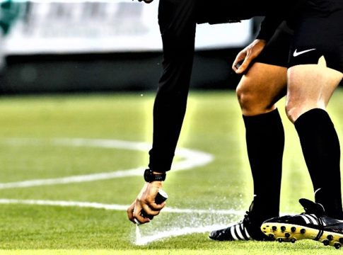 Λες κι έκανε τους ορισμούς ο Γιαννάκης…